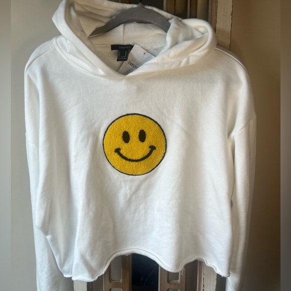 Forever 21 Tops - F21 NWT Cropped Smilley  Face Hoodie Size M